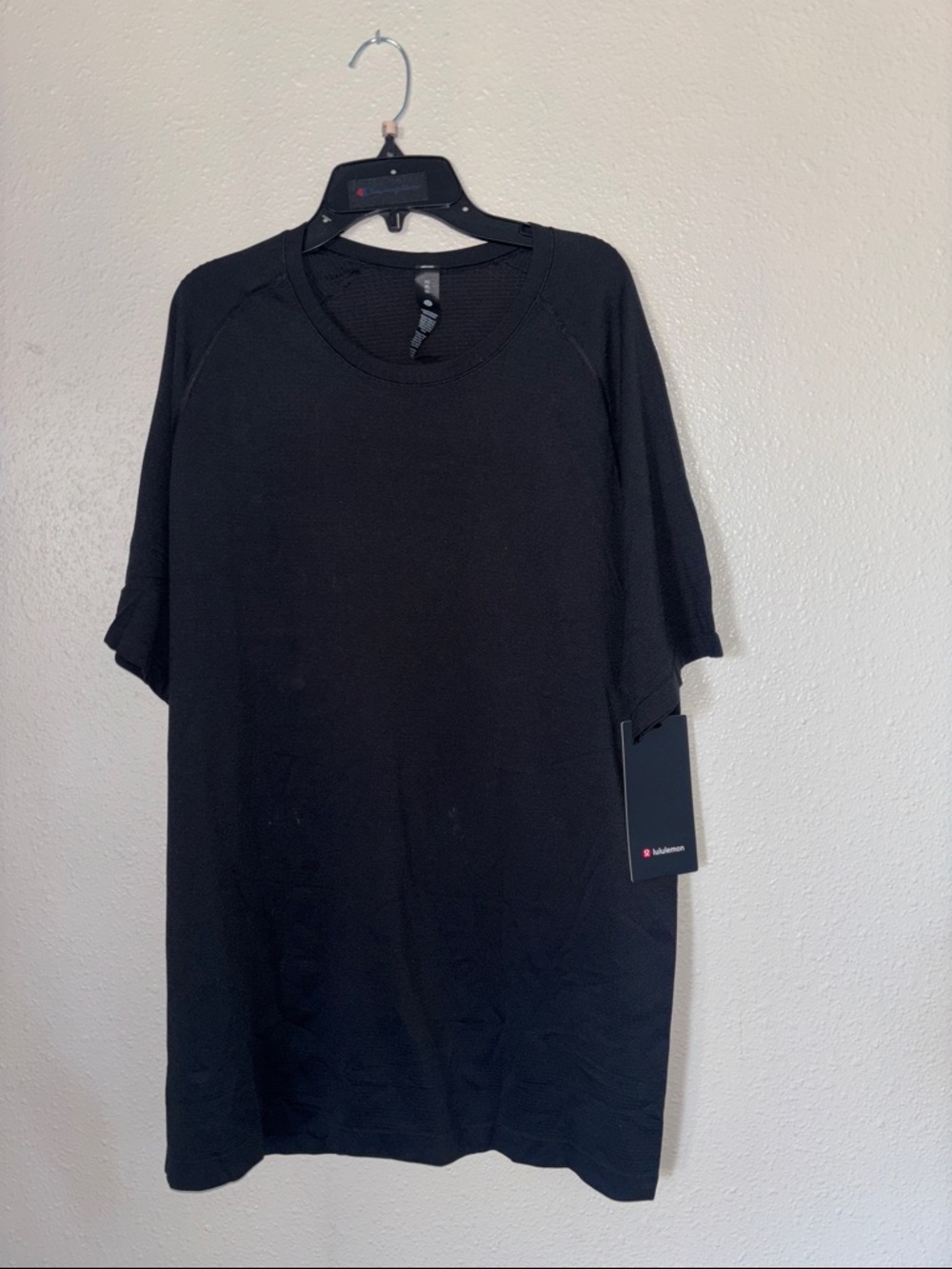 lululemon athletica Men’s Black Short Sleeve Crew Tee